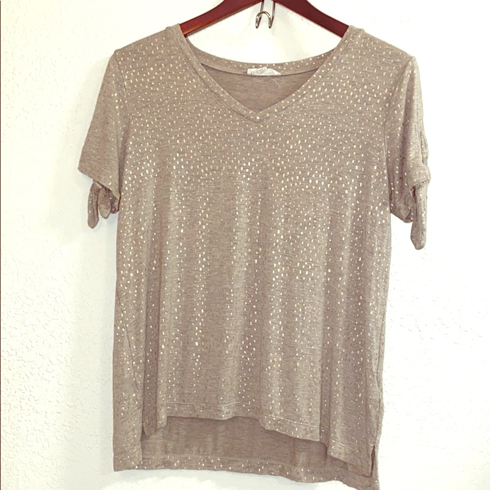 🍋2 for $10🍋 Jane & Delancey Top with metallic designs. Size M.